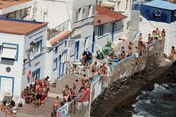Relajamiento de las normas de seguridad en las playas de Telde en horario de tarde (Foto TA)